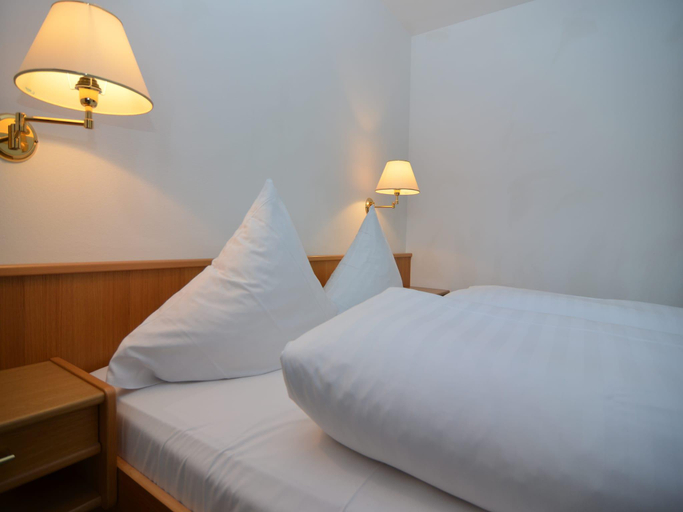 Bedroom 2, Wohnung in Rotthalmunster mit Balkon, Passau