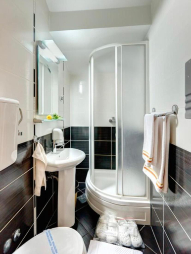 Bathroom, Villa Forever, Belgrade