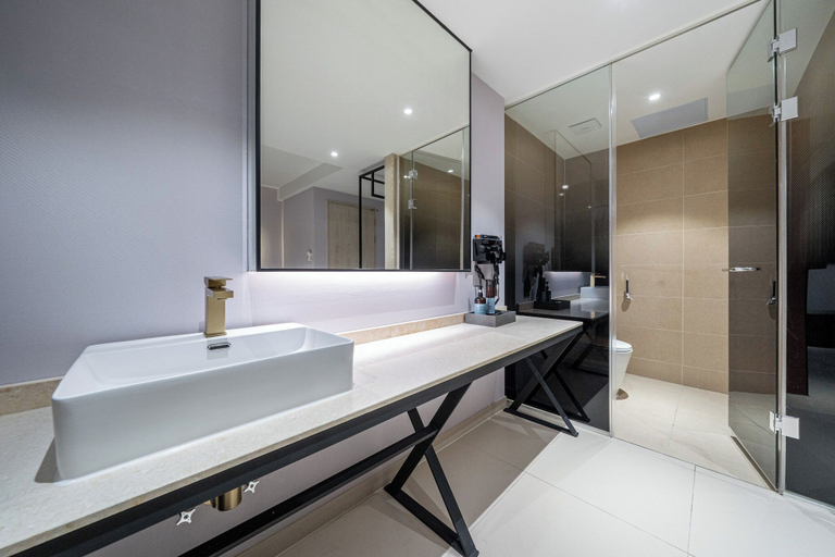 Room 4, TheWall Hotel