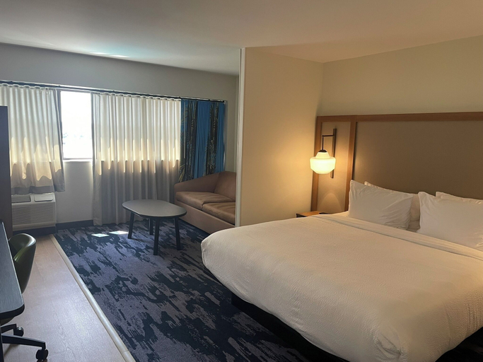 Bedroom 3, Fairfield by Marriott Inn & Suites Charleston Downtown, Charleston