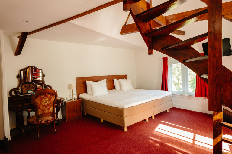 Bedroom 4, Ambassador City Centre Hotel, Haarlem