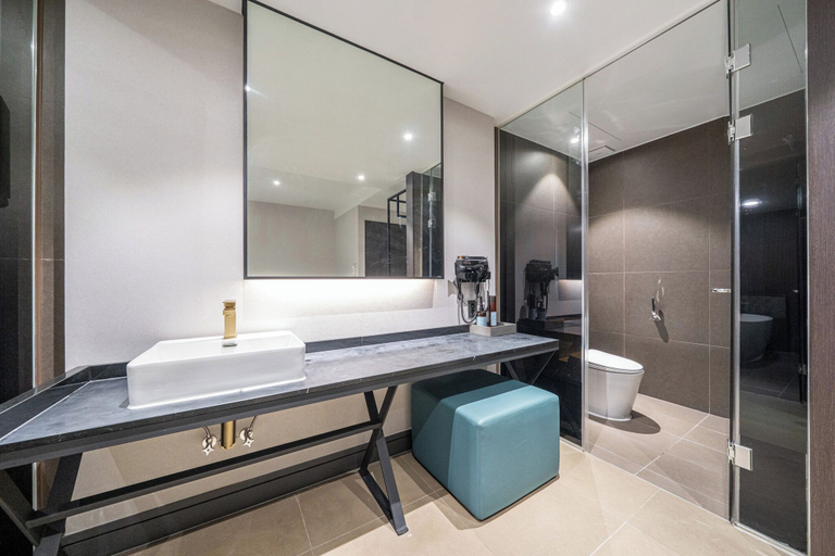 Room 5, TheWall Hotel