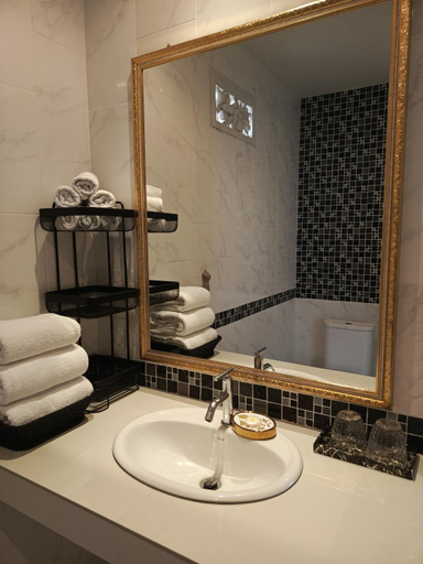 Bathroom 3, Klong Muang Beach Apartment, Mueang Krabi