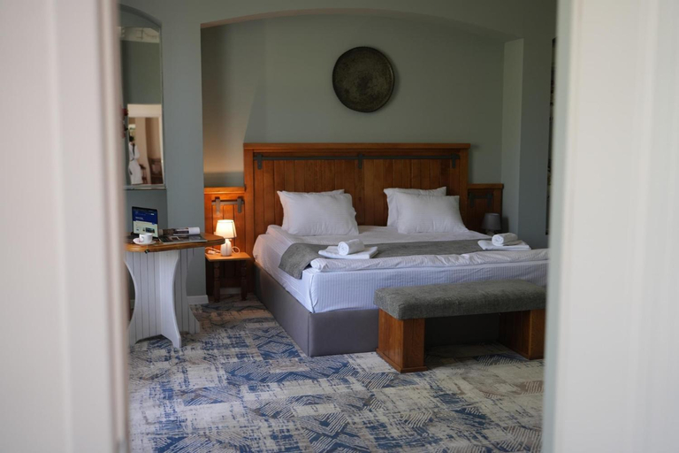 Bedroom 2, 4 Rooms Hotel