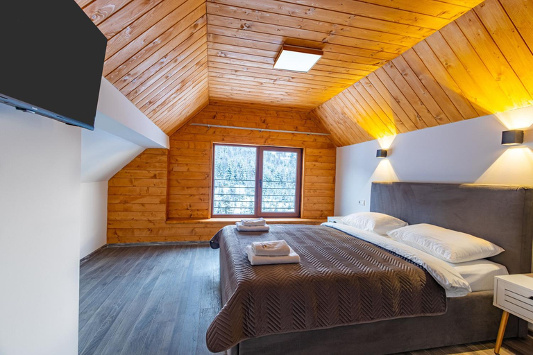 Bedroom 2, Konopka Forest Home & SPA, Nadvirnians'kyi