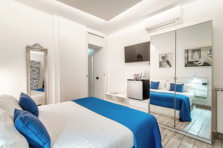 Bedroom 3, JOIVY Al Duomo guest house, Como