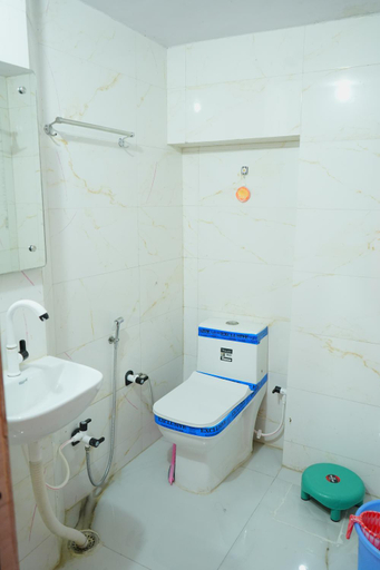 Bathroom 3, walk inn home stay, Agra