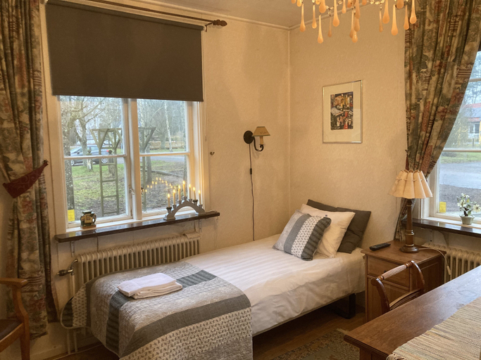 Bedroom 2, Hotell Tussilago i Essunga, Essunga