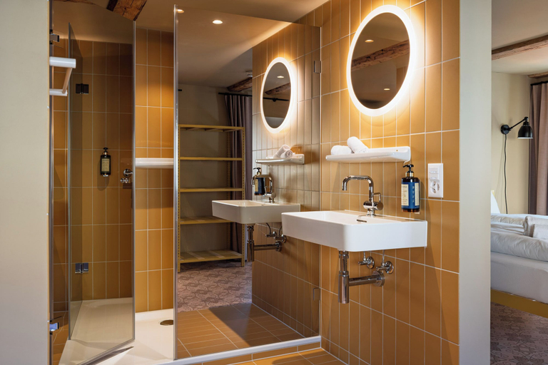 Bathroom 4, Speluca Brauerei & Genusshotel, Hinterrhein