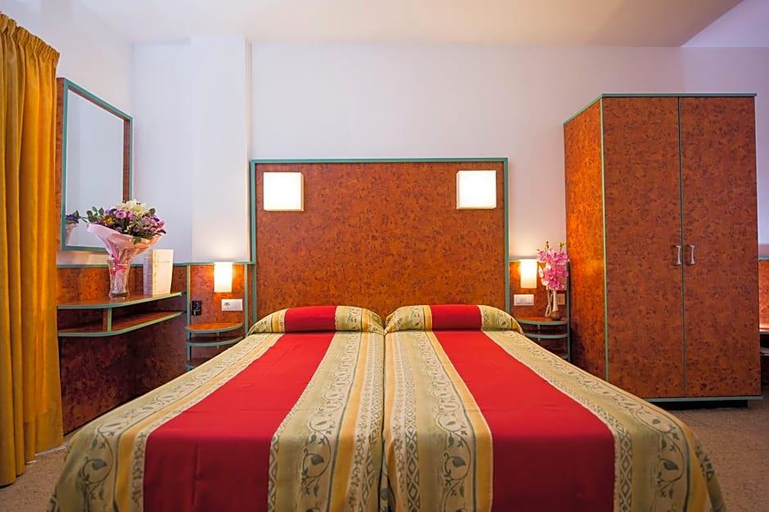 Bedroom 3, Xaine Park, Girona