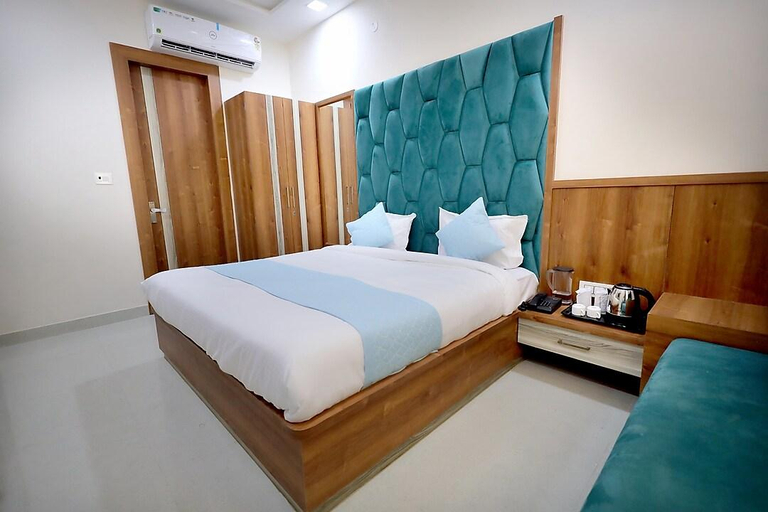 Bedroom 5, Hotel SMR Palace, Agra