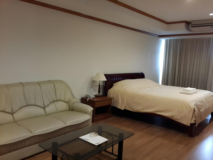 Bedroom 3, Nana Tai Suite, Khlong Toey