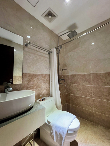 Bathroom 5, Canberry Hotel, Cebu City