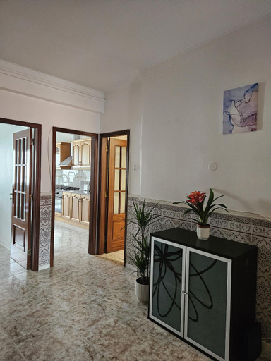 Facilities, Light Spacious Almada Apartment, Almada