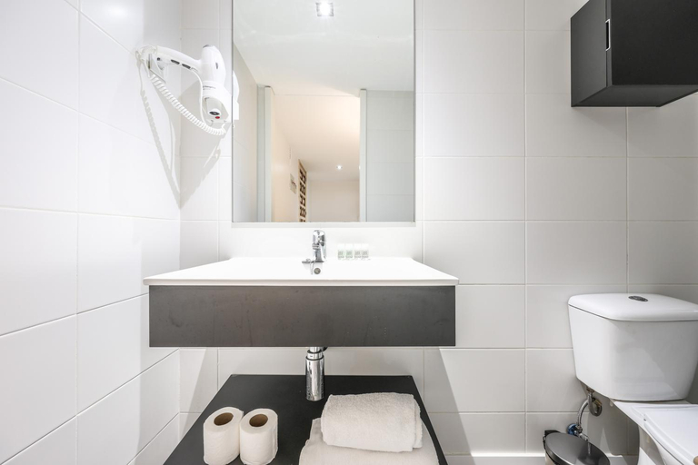 Bathroom, Arteria Madrid Gran Via, Madrid
