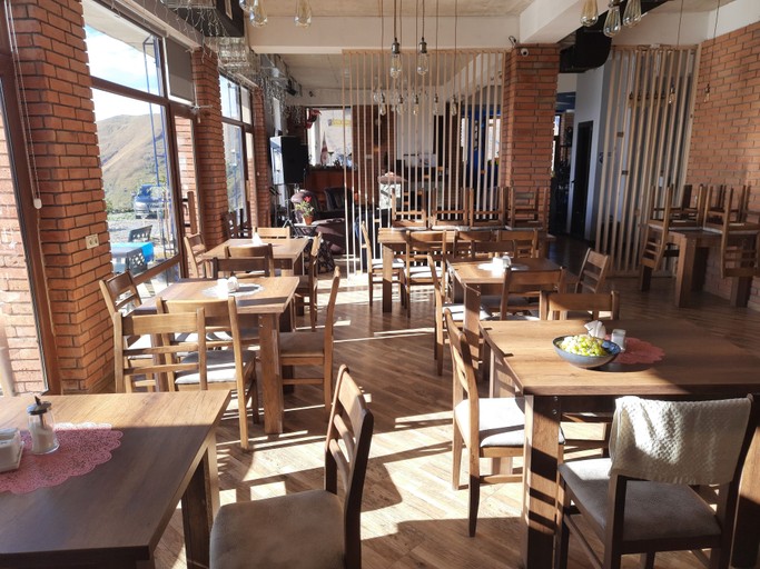 Food & Drinks 5, RezoHut, Kazbegi