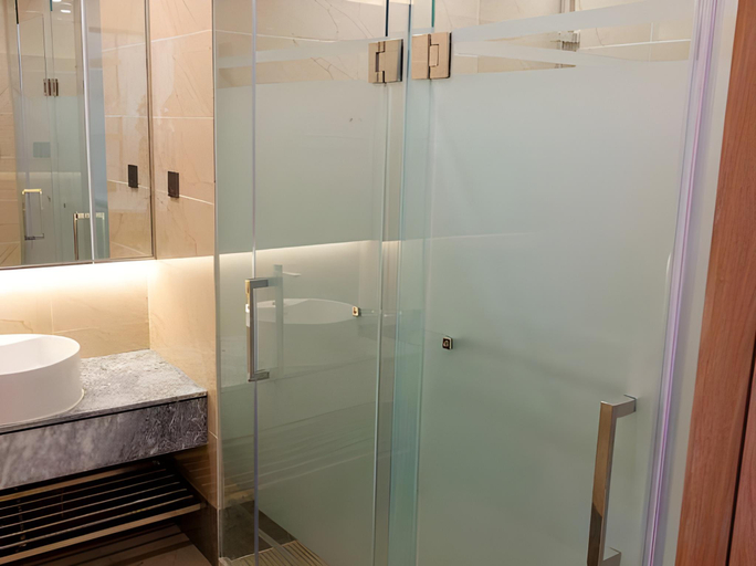 Bathroom 4, NAGA Frontier Suite Hotel, Vientiane