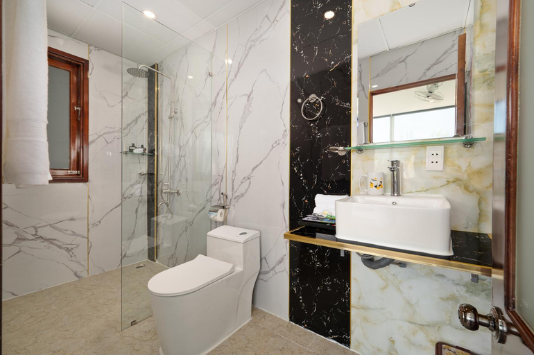 Bathroom 4, Hestia HaMy Beach House, Da Nang