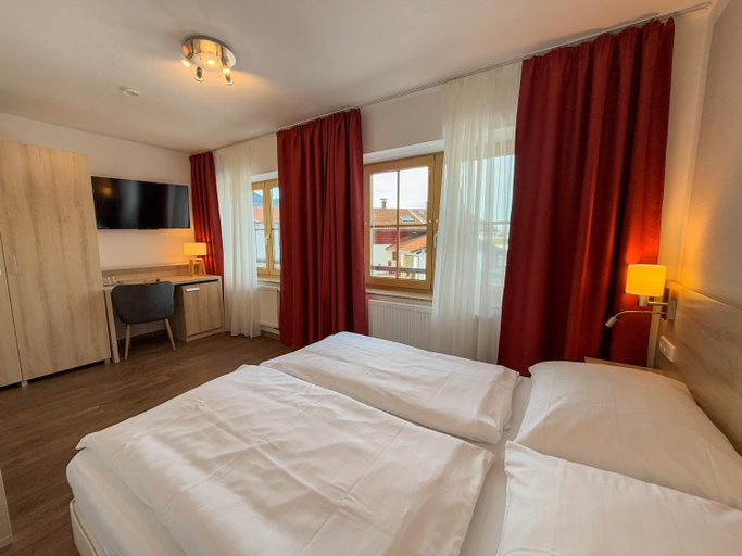 Bedroom 3, Landgasthof Schwarzberg, Traunstein