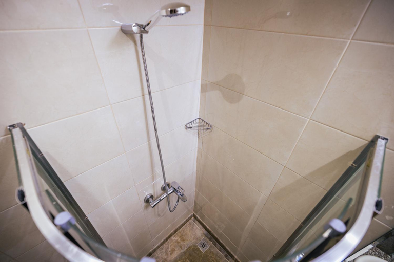 Bathroom 5, Hawadah Hotel, Jeddah
