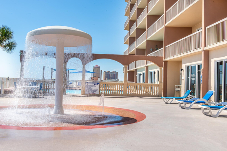 Terrace/patio, Sunrise Beach #1707, Bay