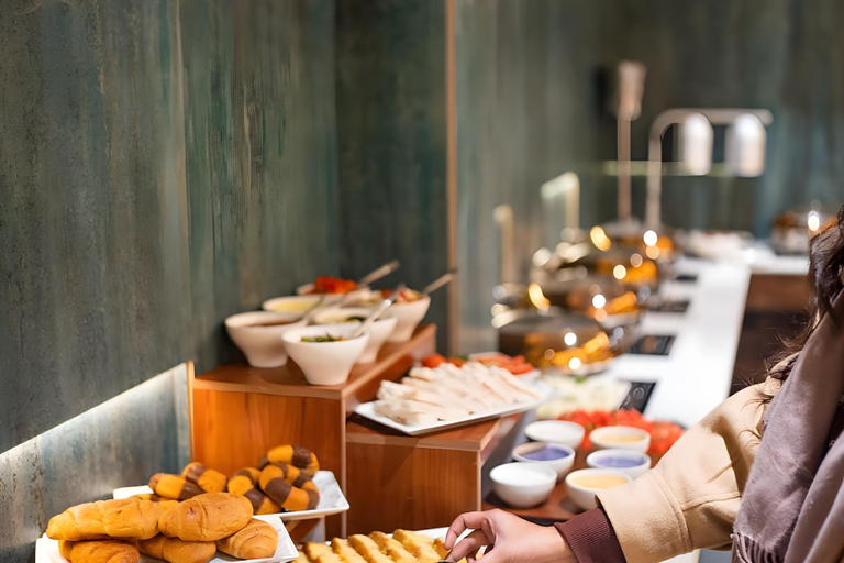 Food & Drinks 5, Regenta Place Raaj Agra, Agra