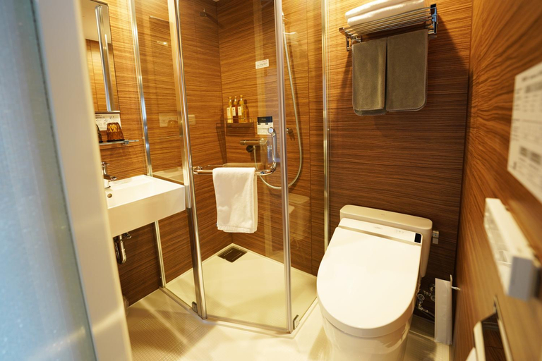 Bathroom 4, Hotel Chino, Chino
