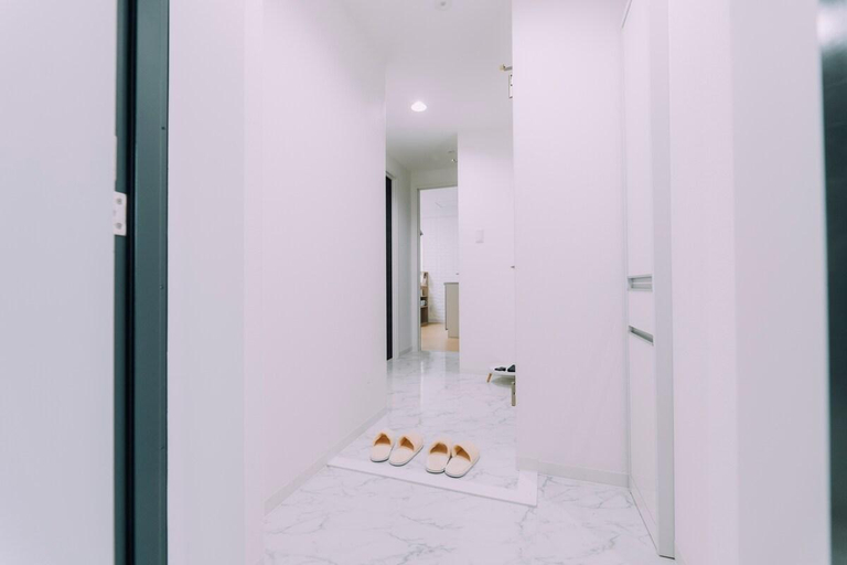Bathroom 5, moof Tsuruhashi - Dog-Friendly Stay & Roof Terrace, Osaka
