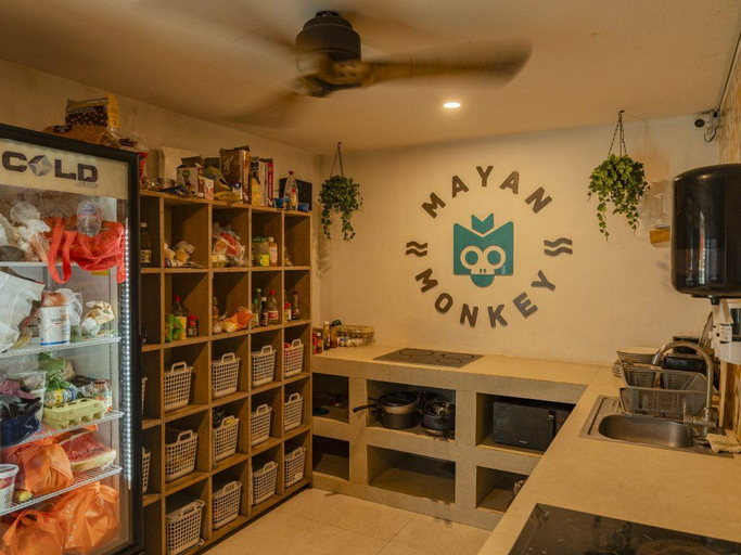 Food & Drinks