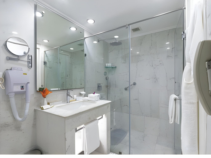 Bathroom 4, Clarks Shiraz, Agra, Agra