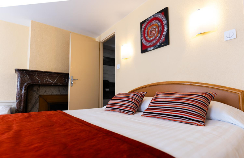 Bedroom 4, Hotel Cheval De Bronze, Vosges