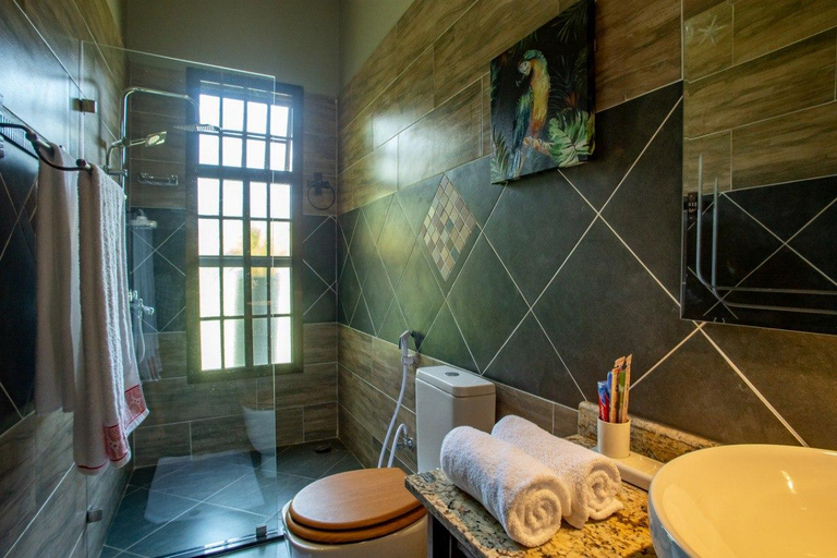 Bathroom 5, Kinga Homes Boutique Hotel, Moshi Urban
