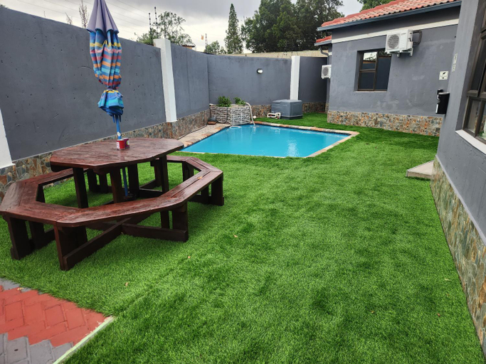 Others 4, Francos guest lodge accommodation, Sedibeng