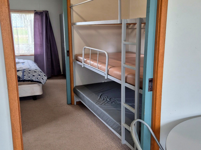 Bedroom 3, Tamworth Holiday Park, Tamworth Regional - Pt A