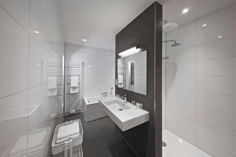 Bathroom 4, Hotel Berghoeve, Gulpen-Wittem