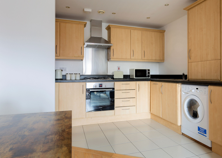 Others 5, Modern Apartment in Bow, London