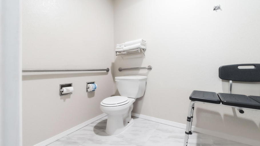 Bathroom 4, Ocean Star Inn, Clallam