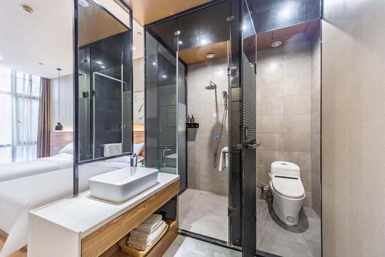 Bathroom 3, Ibis Styles Hotel Zhengzhou Convention and Exhibition Center, Zhengzhou