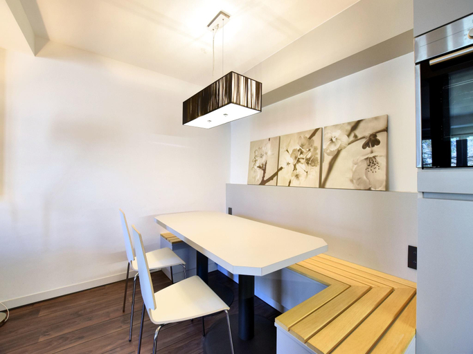 Others 4, Manor house flat in Robertville, Liège