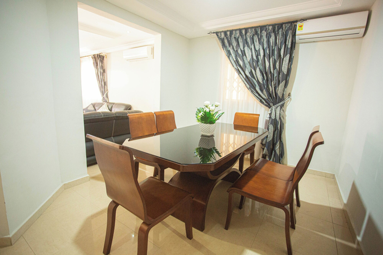 In-room dining 2, Accra Luxury Apartment at East Legon, Tema