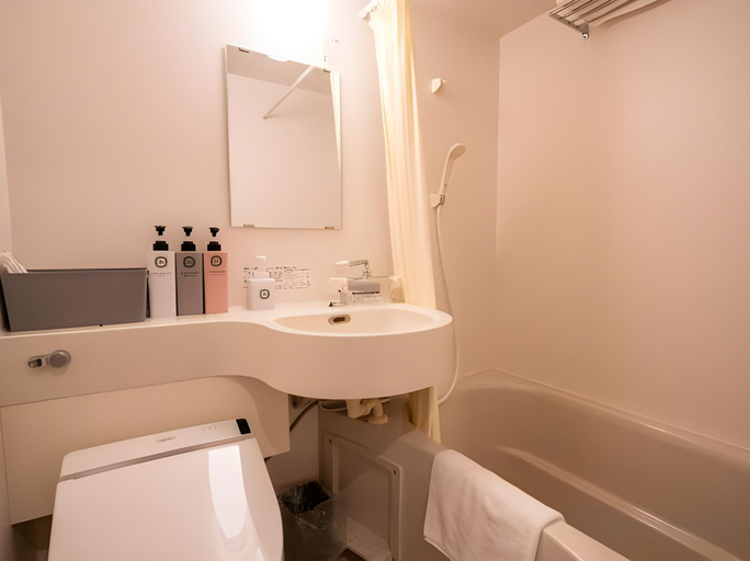 Bathroom 5, JA Hotel Bentencho, Osaka