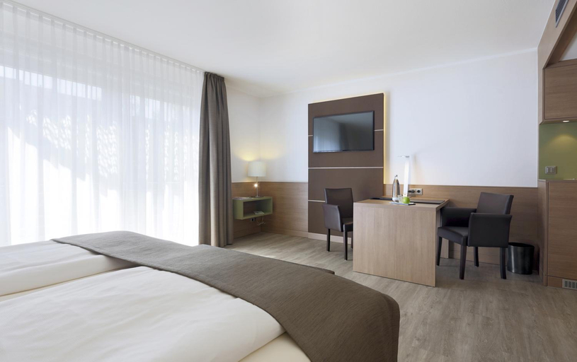 Bedroom, Lindner Hotel Dusseldorf Airport, Düsseldorf