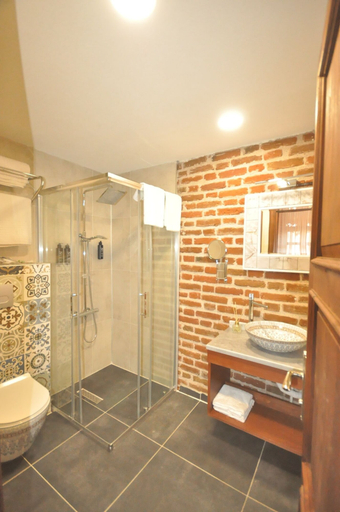 Bathroom 5, Mihman Konak Hotel, Merkez