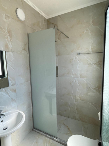 Bathroom 3, Hotel Tirona, Durrësit