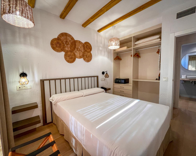 Bedroom 3, Apartahotel La Espadana, Cádiz