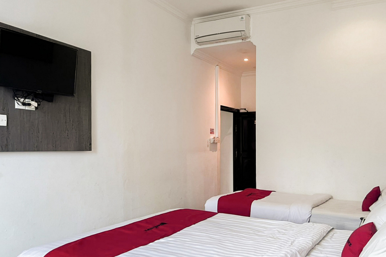Bedroom 4, RedDoorz Syariah @ HDH Hotel Padang Panjang, Padang Panjang
