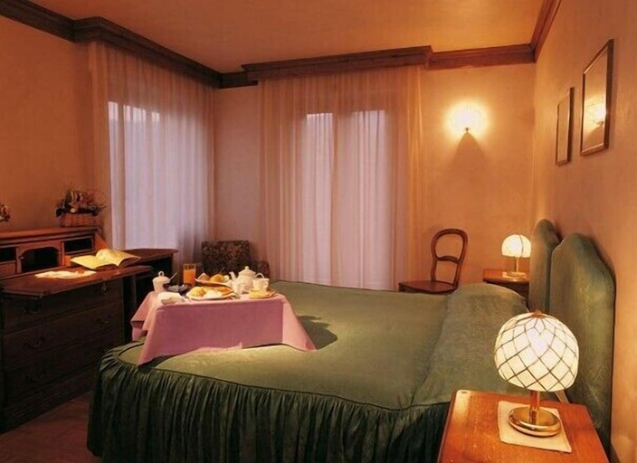 Bedroom 3, Hotel Panoramique, Aosta