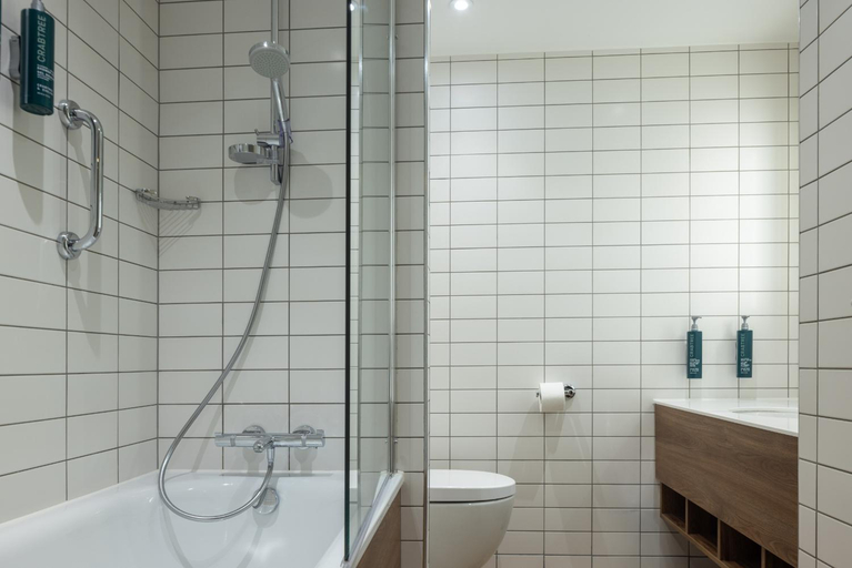 Bathroom 4, Hilton Garden Inn Stoke on Trent, Stoke-on-Trent