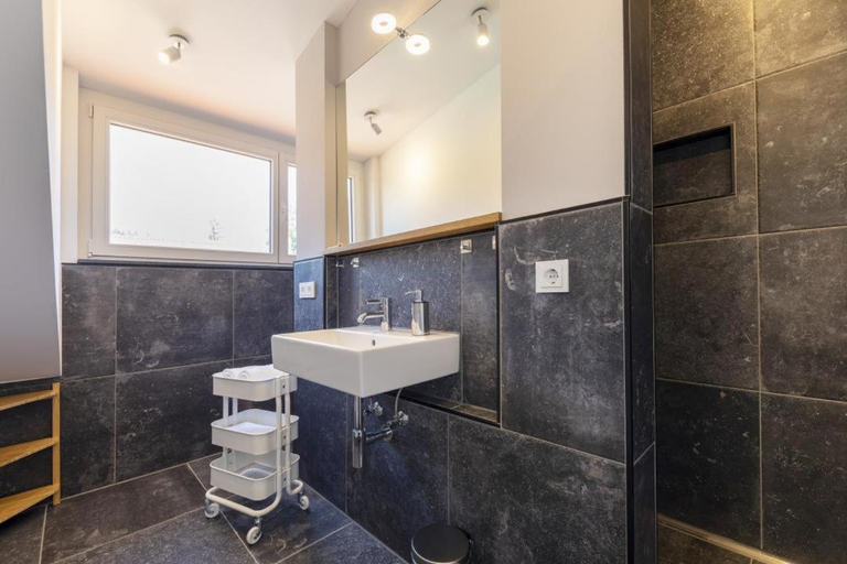 Bathroom 3, Ferienwohnungen Friedenshohe in Oberammergau, Garmisch-Partenkirchen