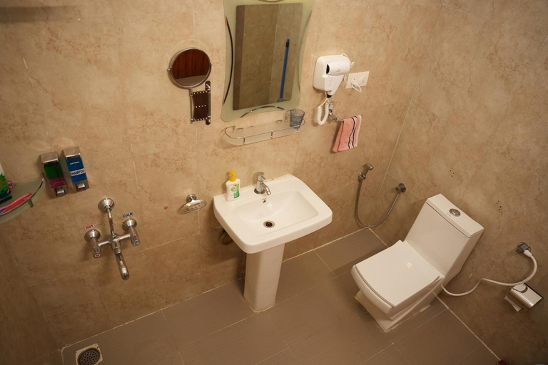 Bathroom 4, Labdhi Resorts, The Nilgiris